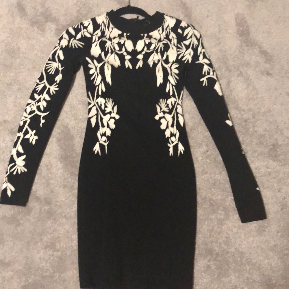 Black long sleeve dress - Picture 1 of 3